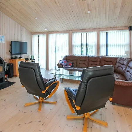 Three-bedroom Holiday In *